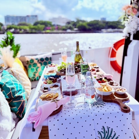 Welcome to Floating Picnic – Brisbane’s Most Luxurious River Experience